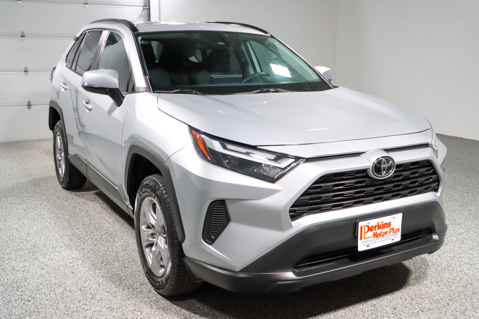 Used 2022 Toyota RAV4 XLE image 5