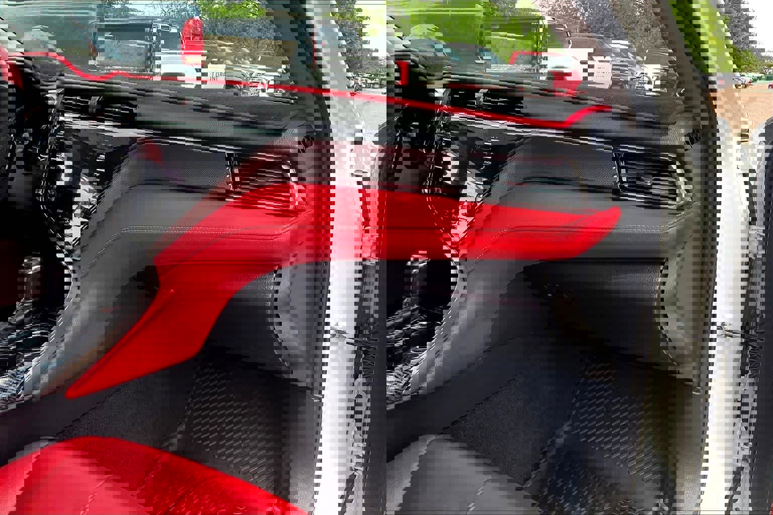 Used 2019 Toyota Camry XSE image 18