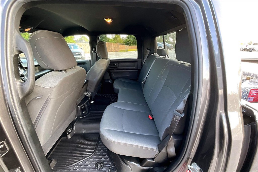 Used 2024 RAM 3500 Tradesman w/ Chrome Appearance Group AWD/4WD image 6