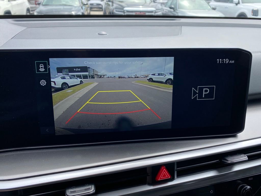 New 2026 Kia Sorento LX FWD image 16