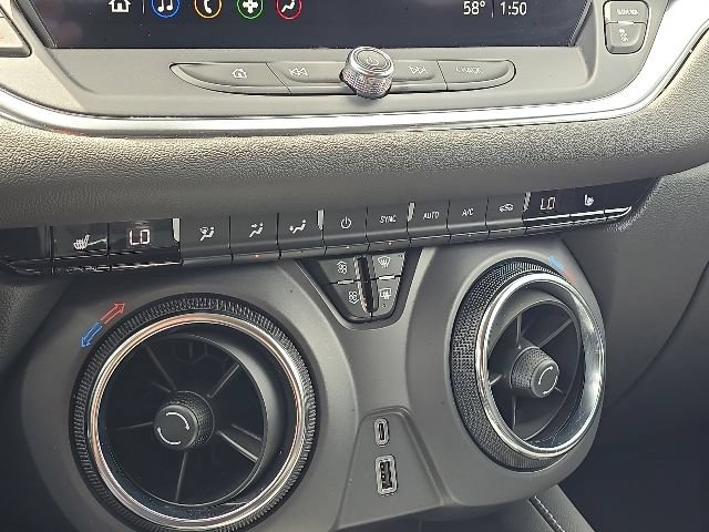 Used 2025 Chevrolet Blazer LT w/ Convenience Package FWD image 33