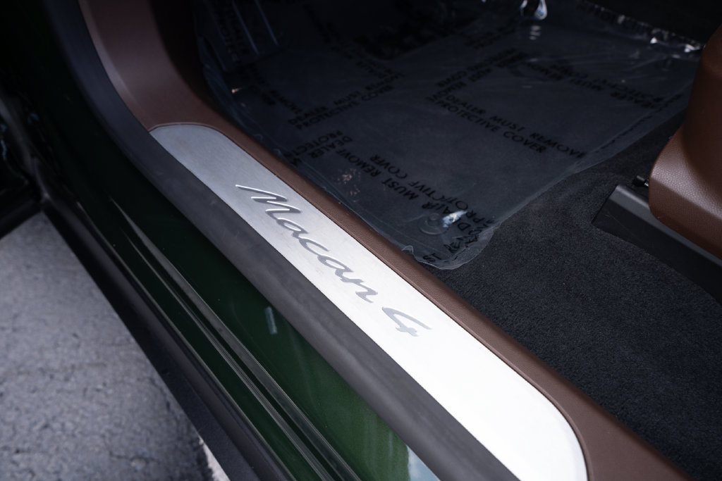 Used 2024 Porsche Macan 4 Electric AWD/4WD image 24