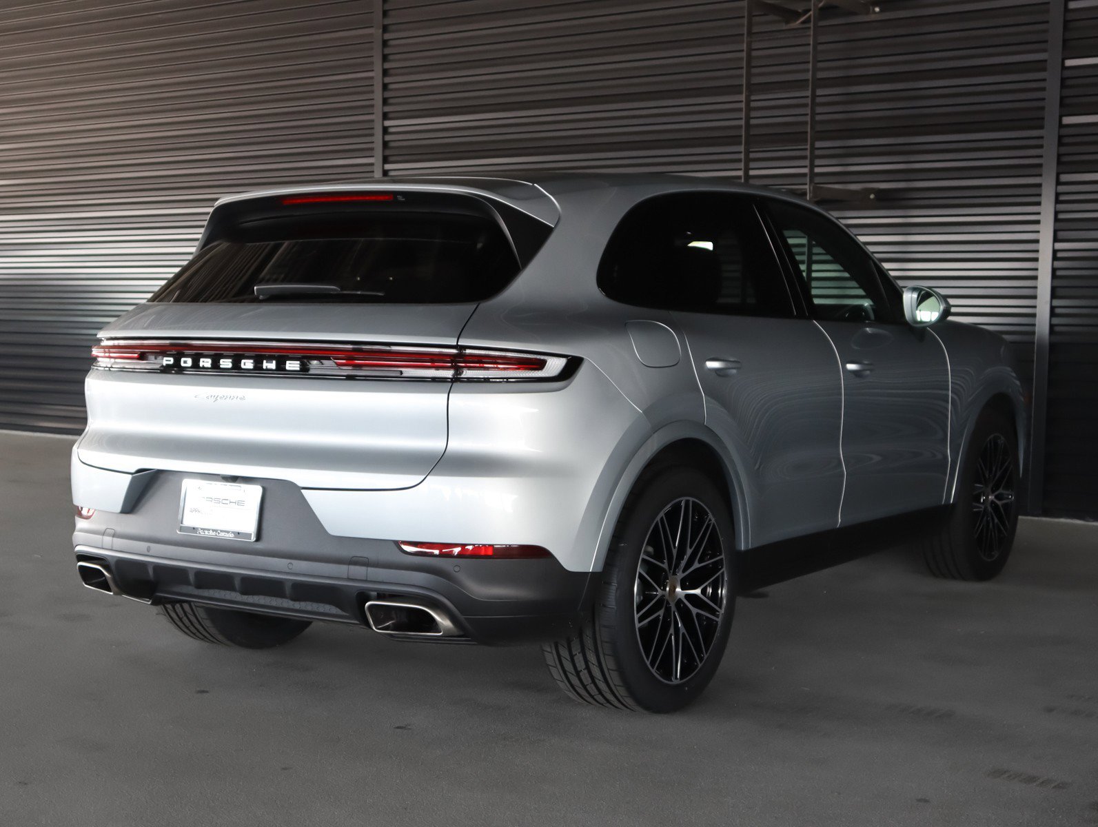 Certified 2024 Porsche Cayenne AWD/4WD image 10