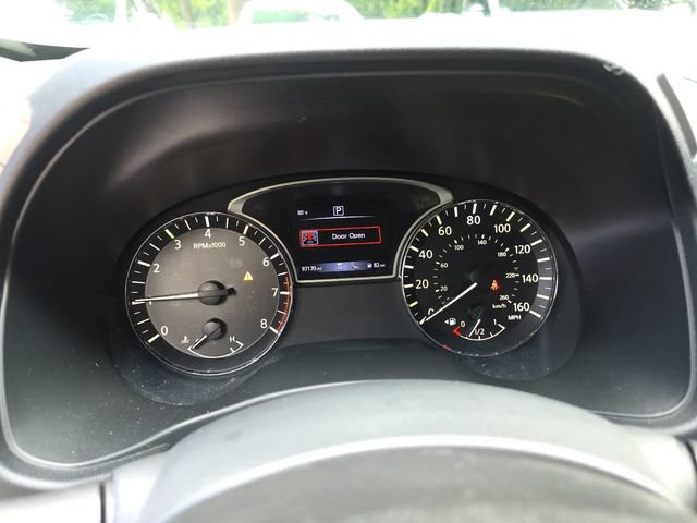 Used 2017 Nissan Pathfinder Platinum FWD image 14