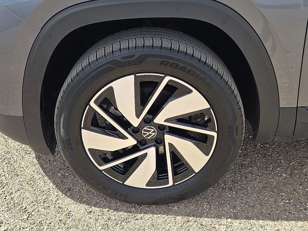 Used 2025 Volkswagen Atlas SE FWD image 10