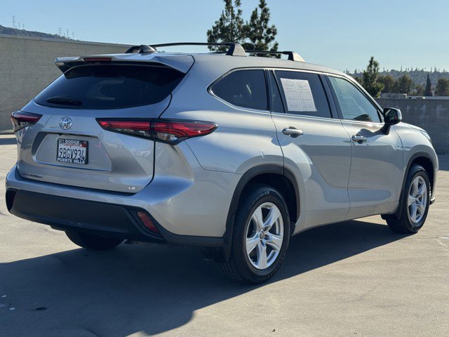 Used 2022 Toyota Highlander LE image 6