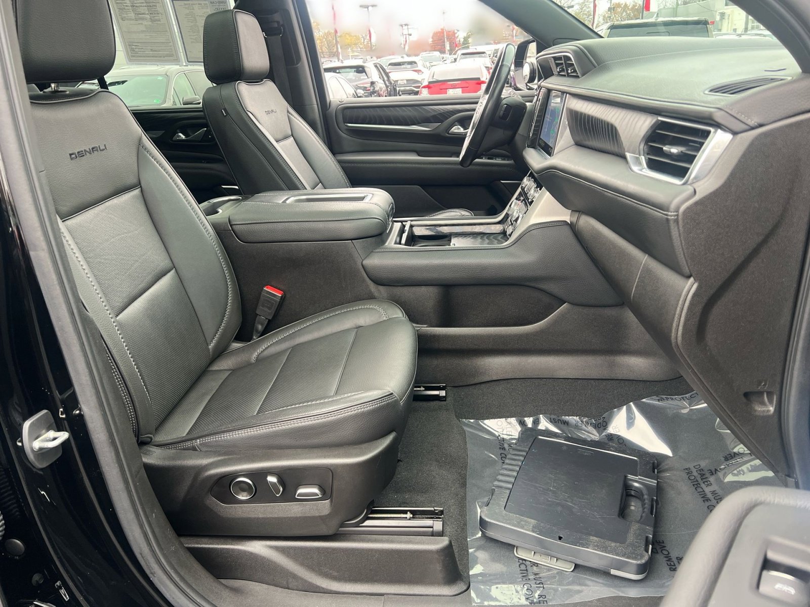 Used 2021 GMC Yukon Denali image 26