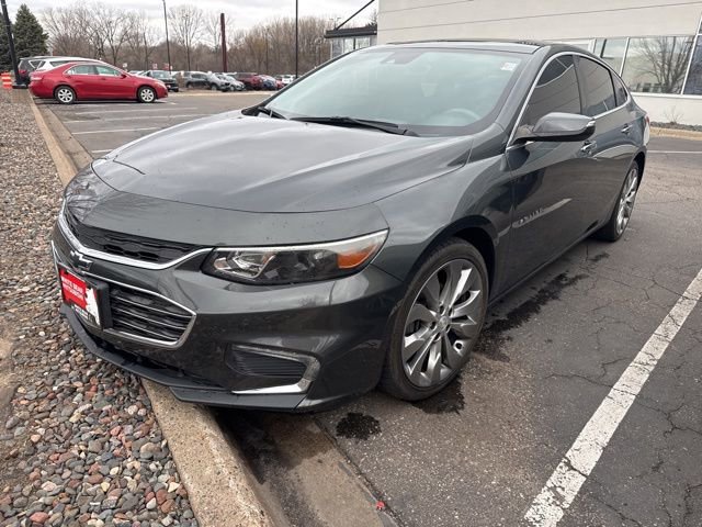 Used 2017 Chevrolet Malibu Premier w/ Premier Sun and Wheel Package image 4