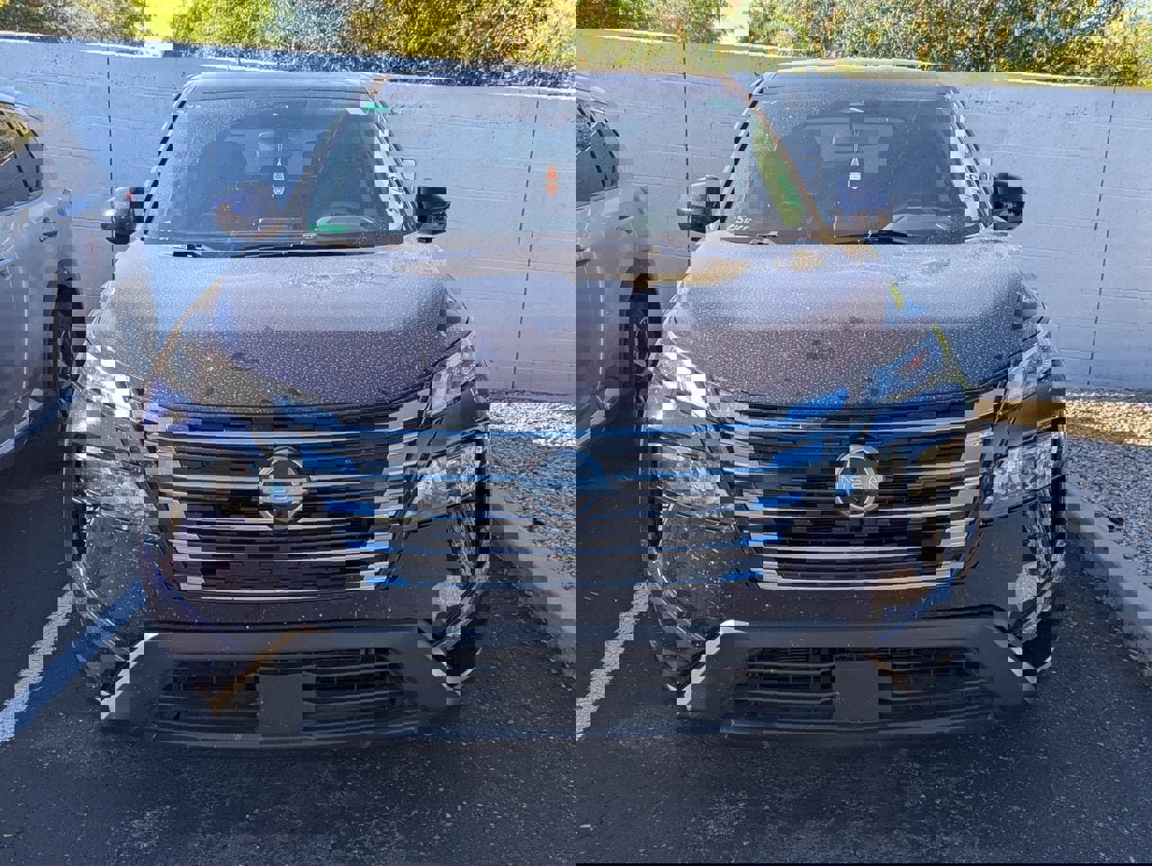 Certified 2024 Nissan Rogue SV image 3