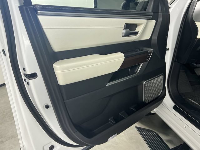 Used 2024 Toyota Sequoia Capstone AWD/4WD image 23