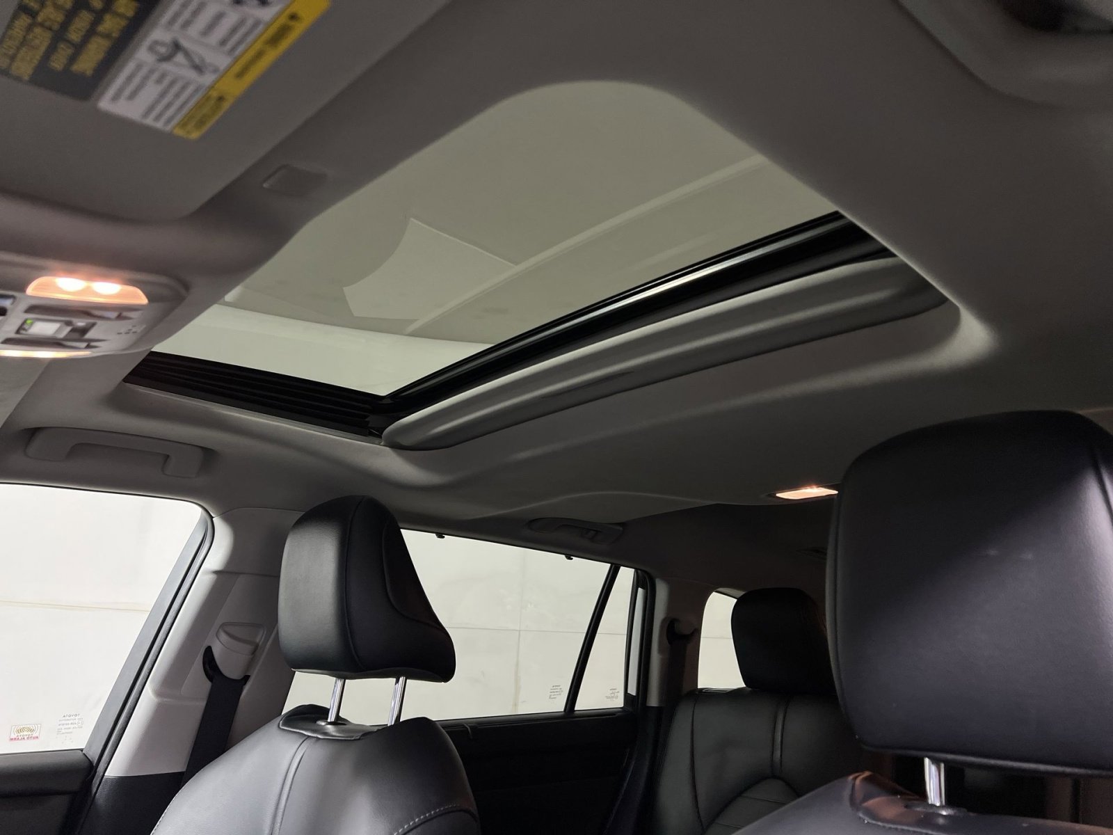 Used 2020 Toyota Highlander XLE image 23