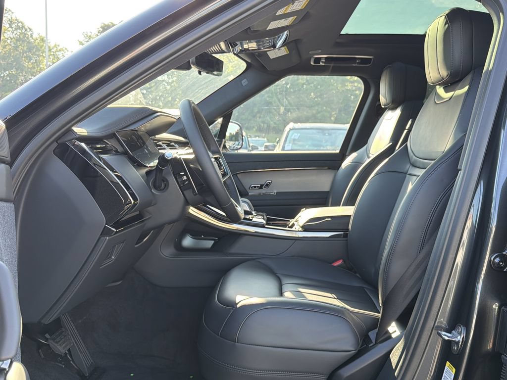 New 2026 Land Rover Range Rover Sport SE AWD/4WD image 3