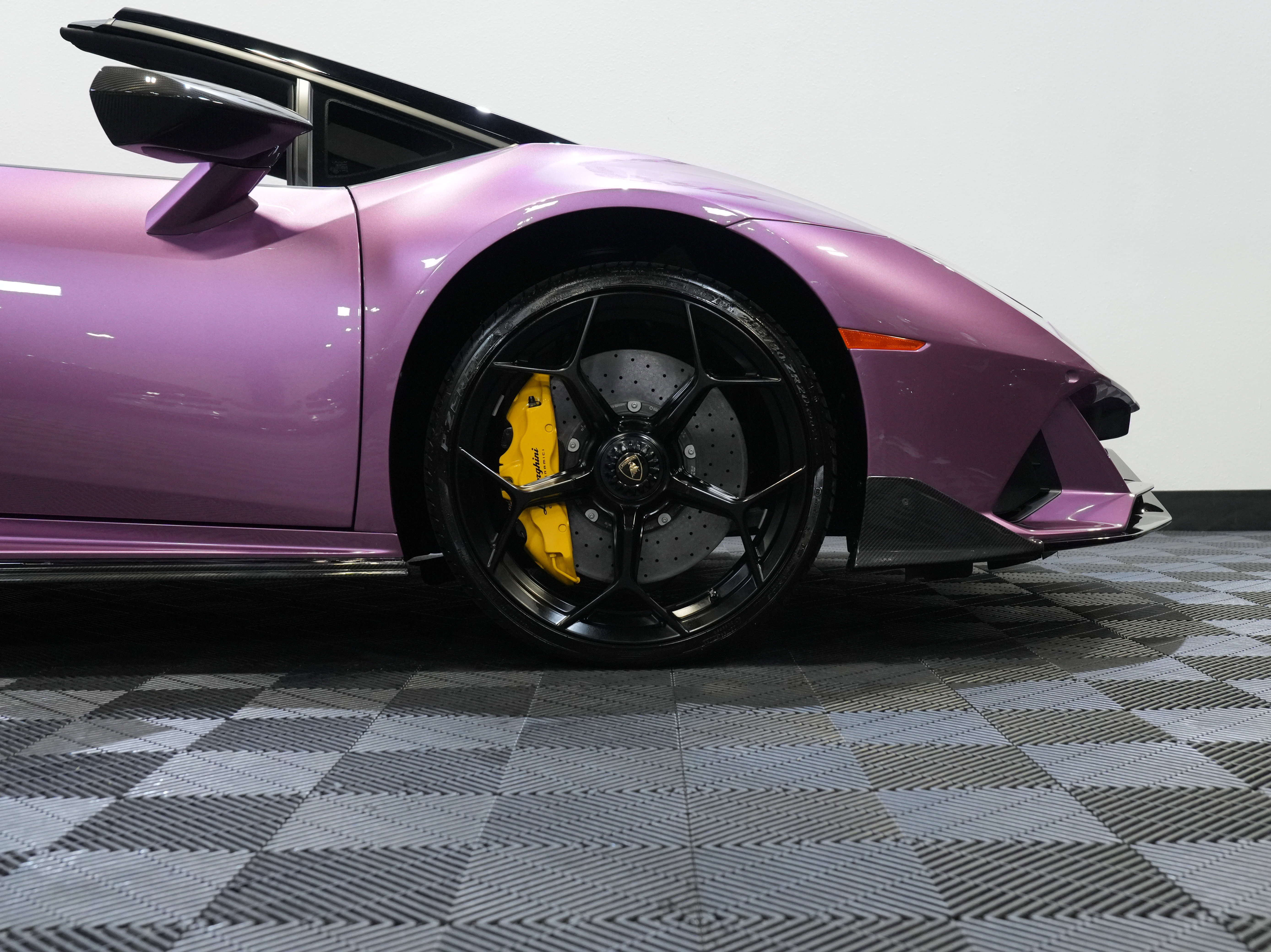 Used 2024 Lamborghini Huracan EVO image 70