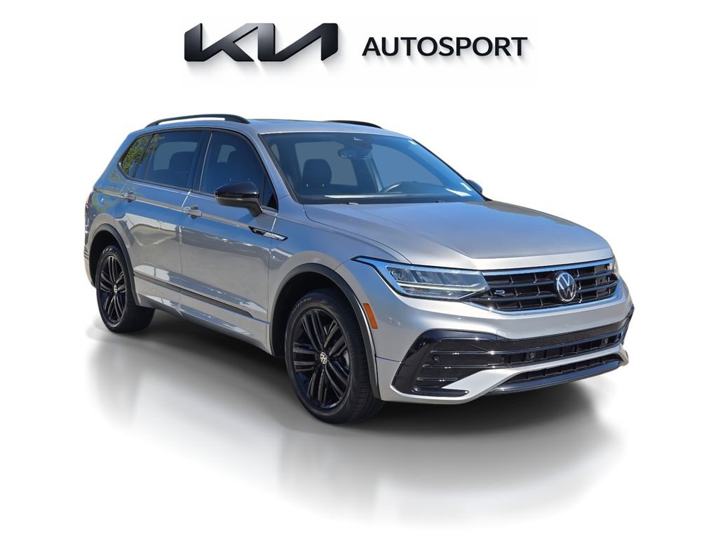 Used 2022 Volkswagen Tiguan SE R-Line image 3