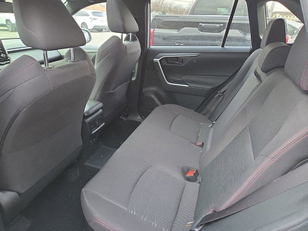 Used 2021 Toyota RAV4 SE w/ Weather & Moonroof Package image 15