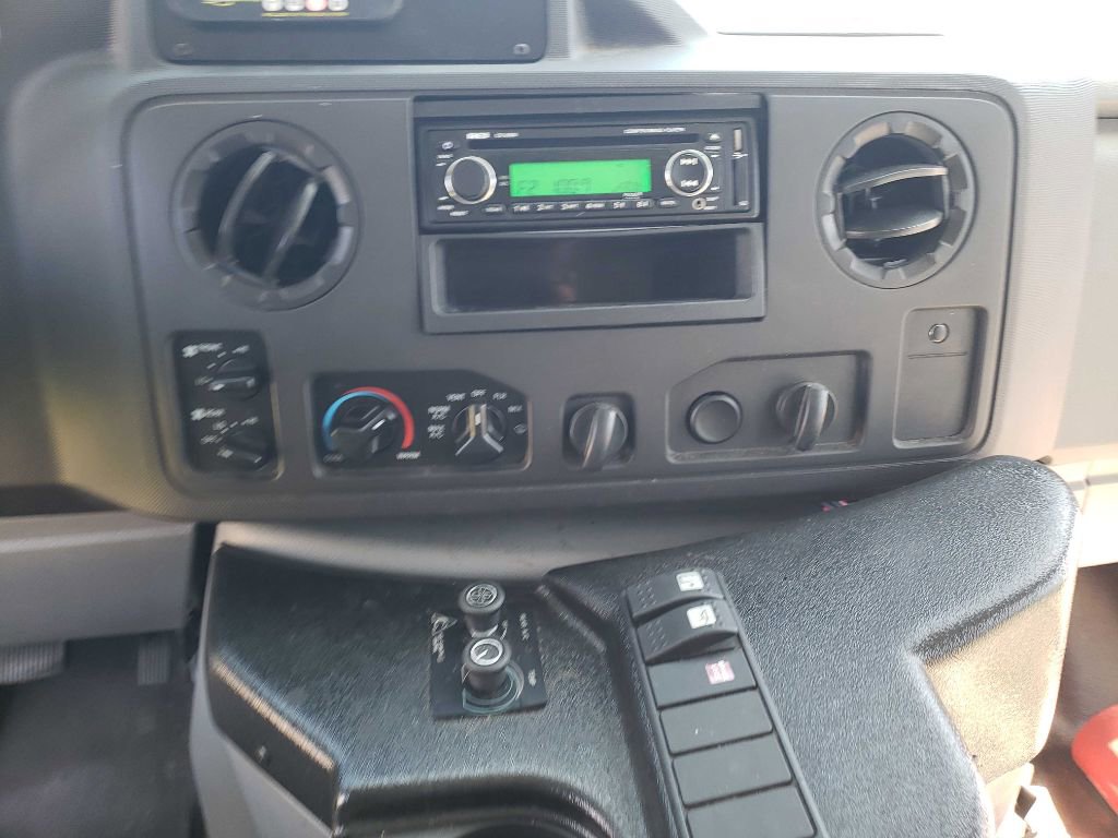 Used 2015 Ford E-350 and Econoline 350 Super Duty image 17
