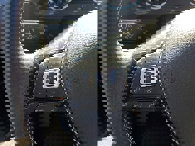 Used 2021 Volkswagen Tiguan SE image 19