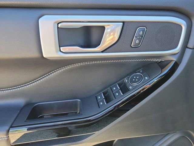 Used 2022 Ford Explorer ST image 18