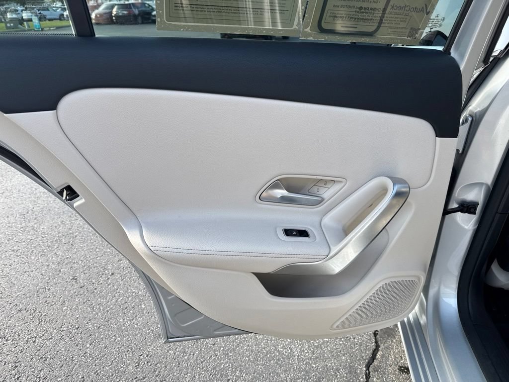 Used 2022 Mercedes-Benz A 220 image 33