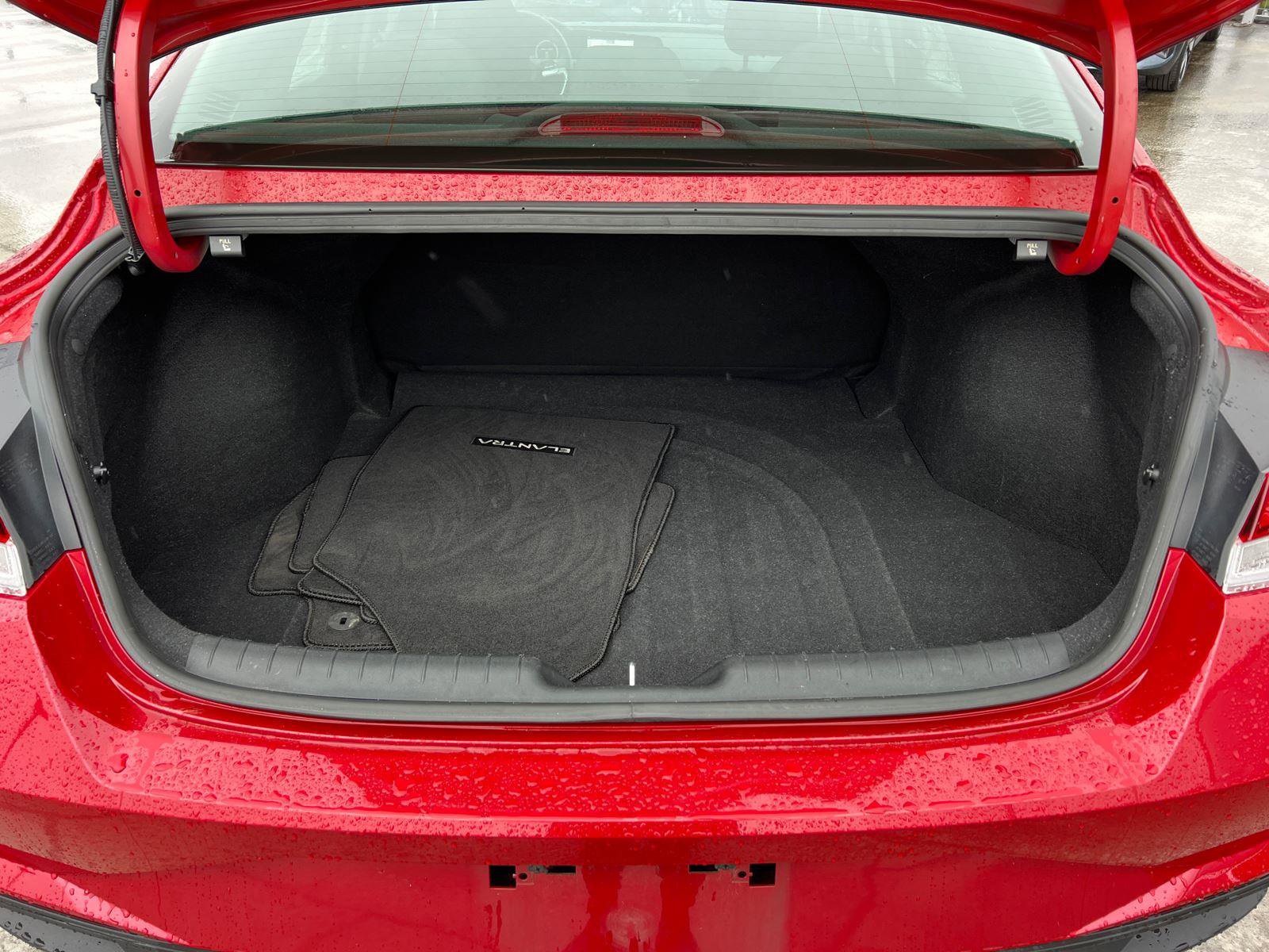 Used 2023 Hyundai Elantra SEL w/ Convenience Package image 18