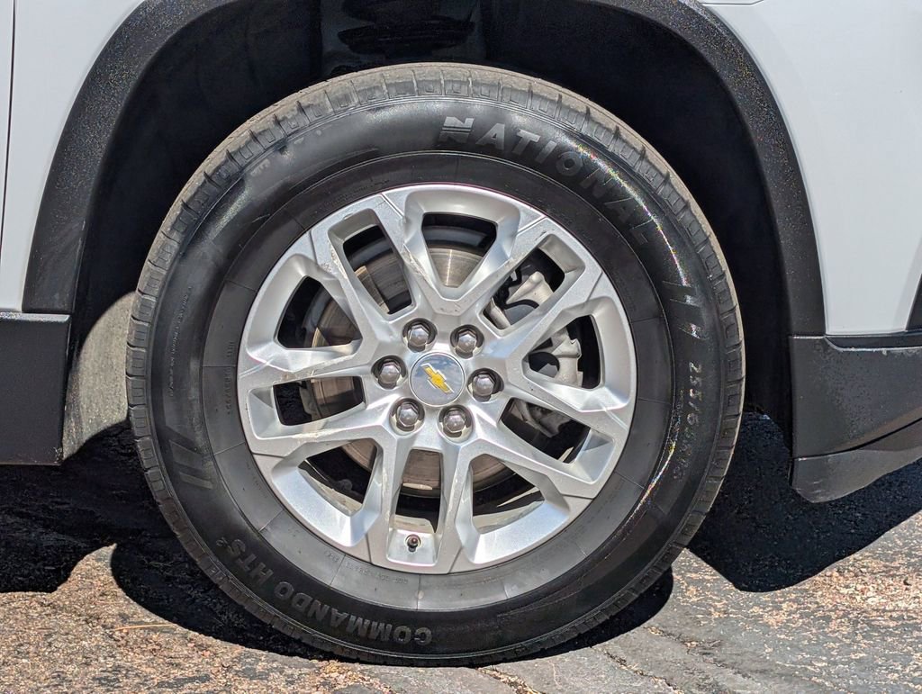 Used 2021 Chevrolet Traverse LS image 10