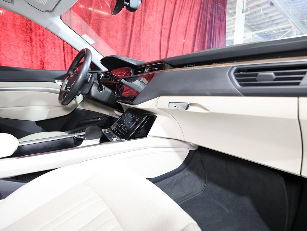 Used 2019 Audi e-tron Premium Plus AWD/4WD image 30