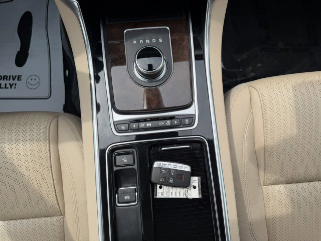 Used 2018 Jaguar XF Prestige AWD/4WD image 16