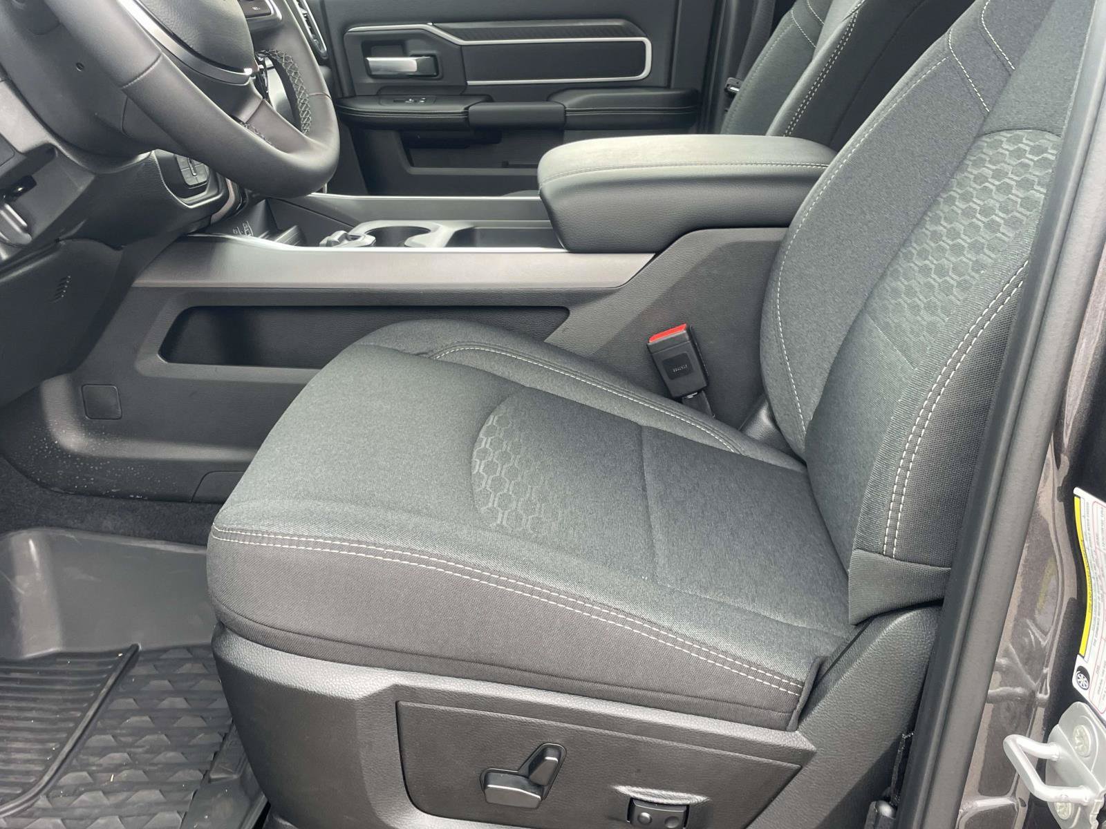New 2026 RAM 2500 Big Horn AWD/4WD image 12