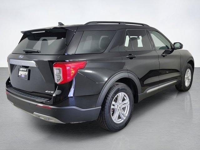 Certified 2023 Ford Explorer XLT w/ Equipment Group 202A AWD/4WD image 3