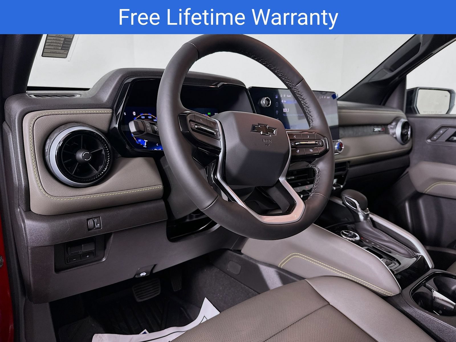 New 2026 Chevrolet Colorado ZR2 w/ Technology Package AWD/4WD image 10