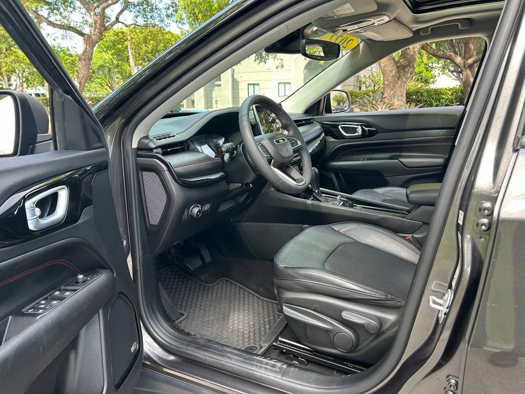 Used 2022 Jeep Compass Trailhawk w/ Sun and Sound Group AWD/4WD image 16