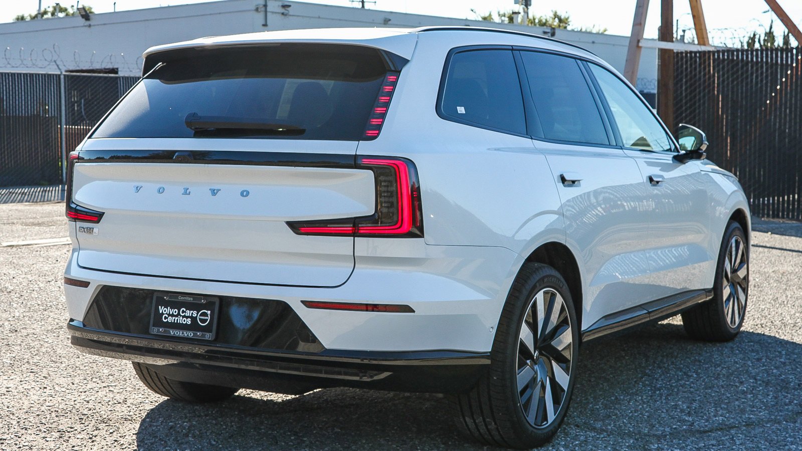 New 2025 Volvo EX90 Plus w/ Protection Package Premier image 6