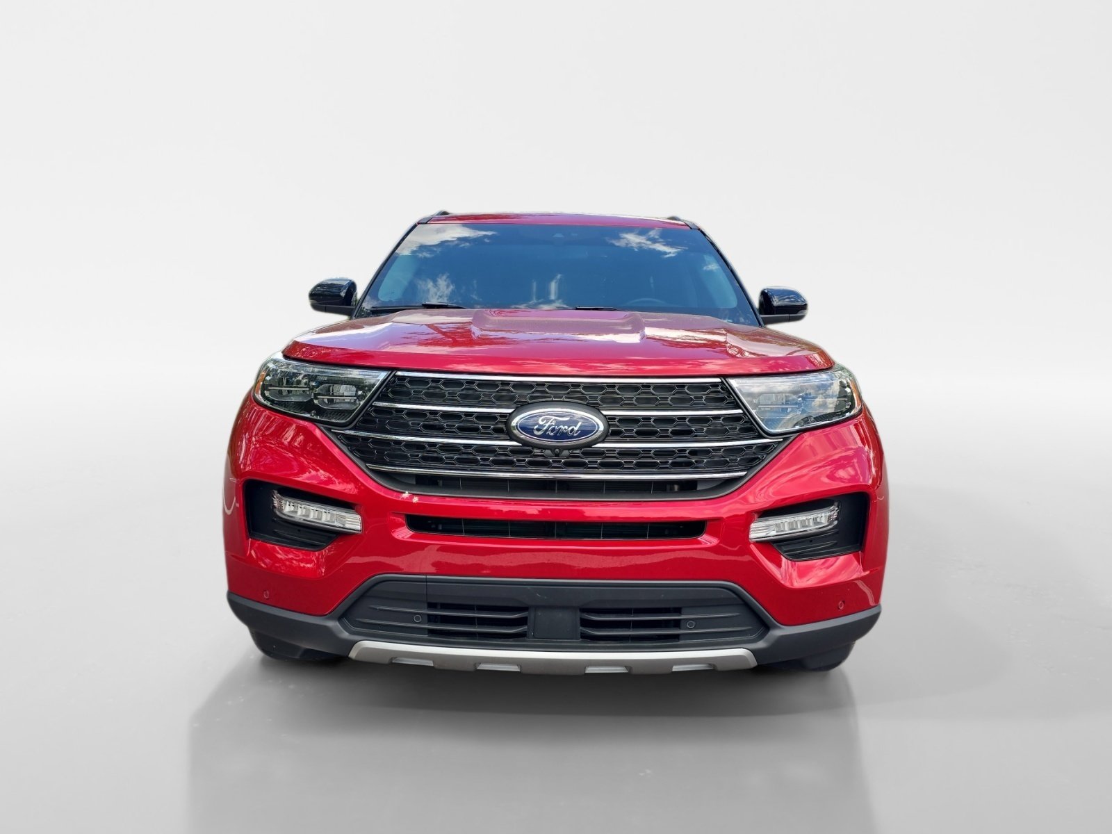 Used 2024 Ford Explorer XLT w/ Equipment Group 202A RWD image 8