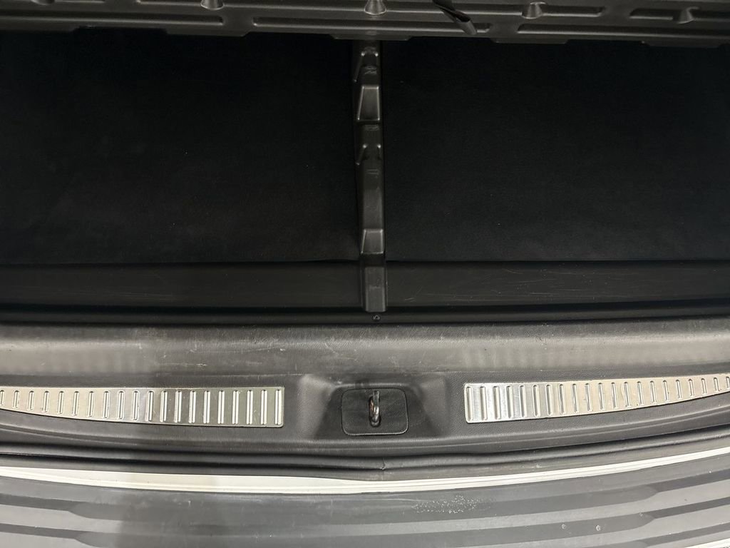 Used 2015 Chevrolet Suburban LTZ AWD/4WD image 30