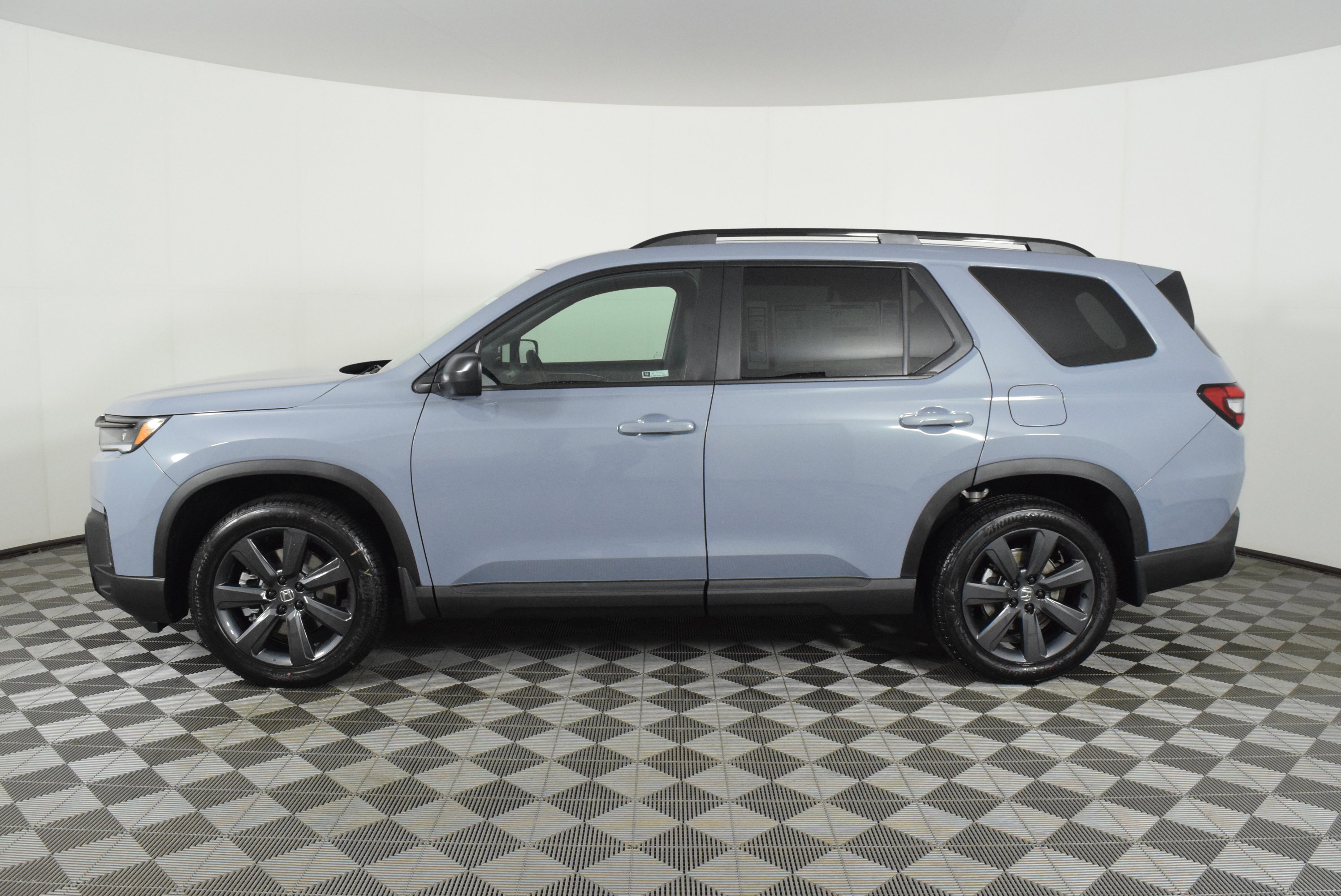 New 2026 Honda Pilot Sport image 9