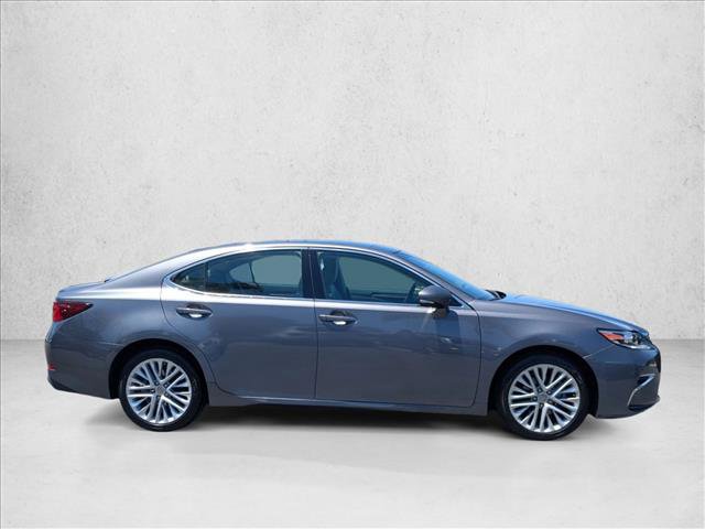 Used 2016 Lexus ES 350 w/ Luxury Package w/Wood Trim FWD image 4