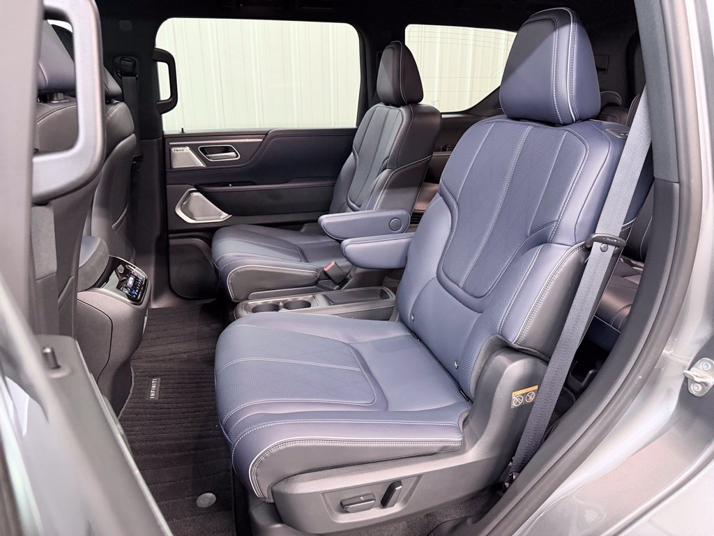 Certified 2026 INFINITI QX80 4WD w/ Sport Exterior Package image 36