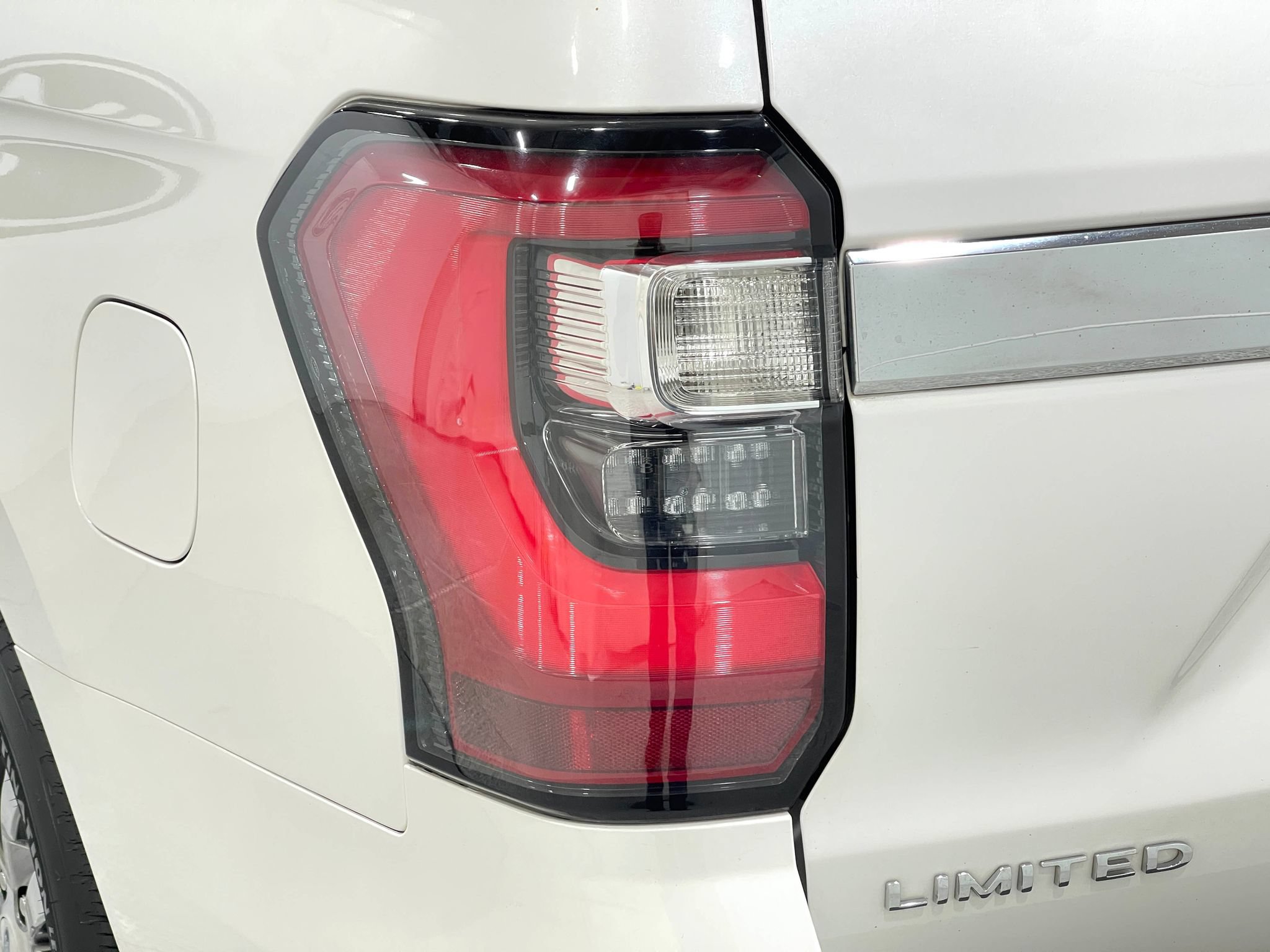 Used 2018 Ford Expedition Max Limited w/ Equipment Group 301A AWD/4WD image 35