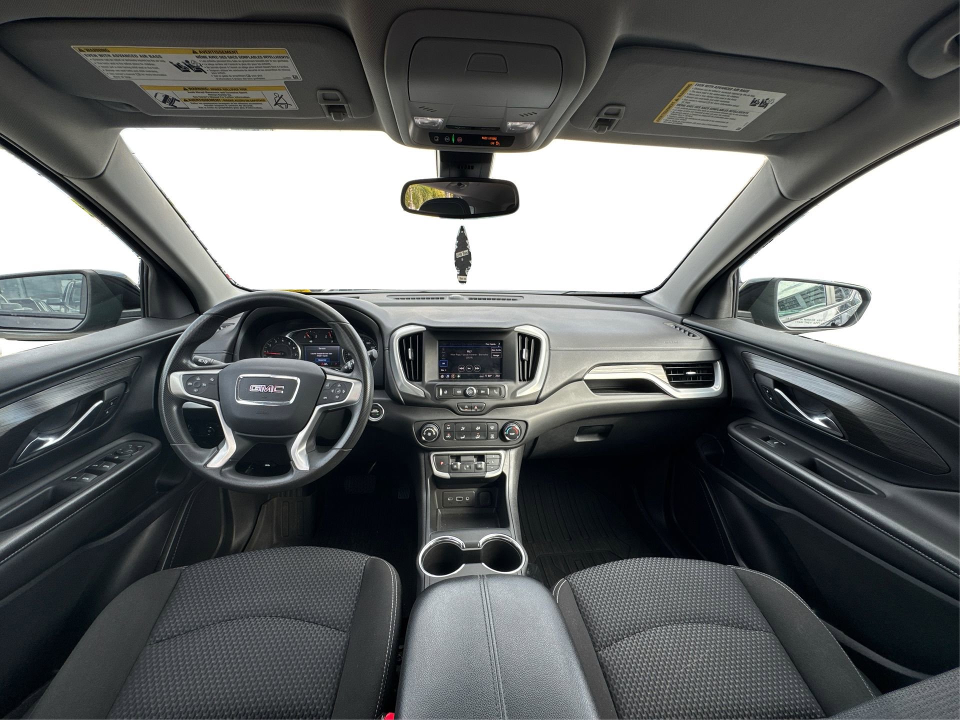 Used 2022 GMC Terrain SLE w/ Elevation Edition image 27