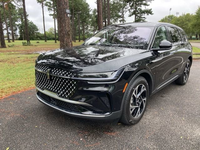 Used 2025 Lincoln Nautilus Premier w/ Equipment Group 102A image 7