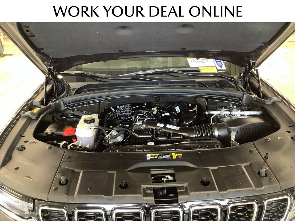 Used 2023 Jeep Grand Cherokee Limited AWD/4WD image 19