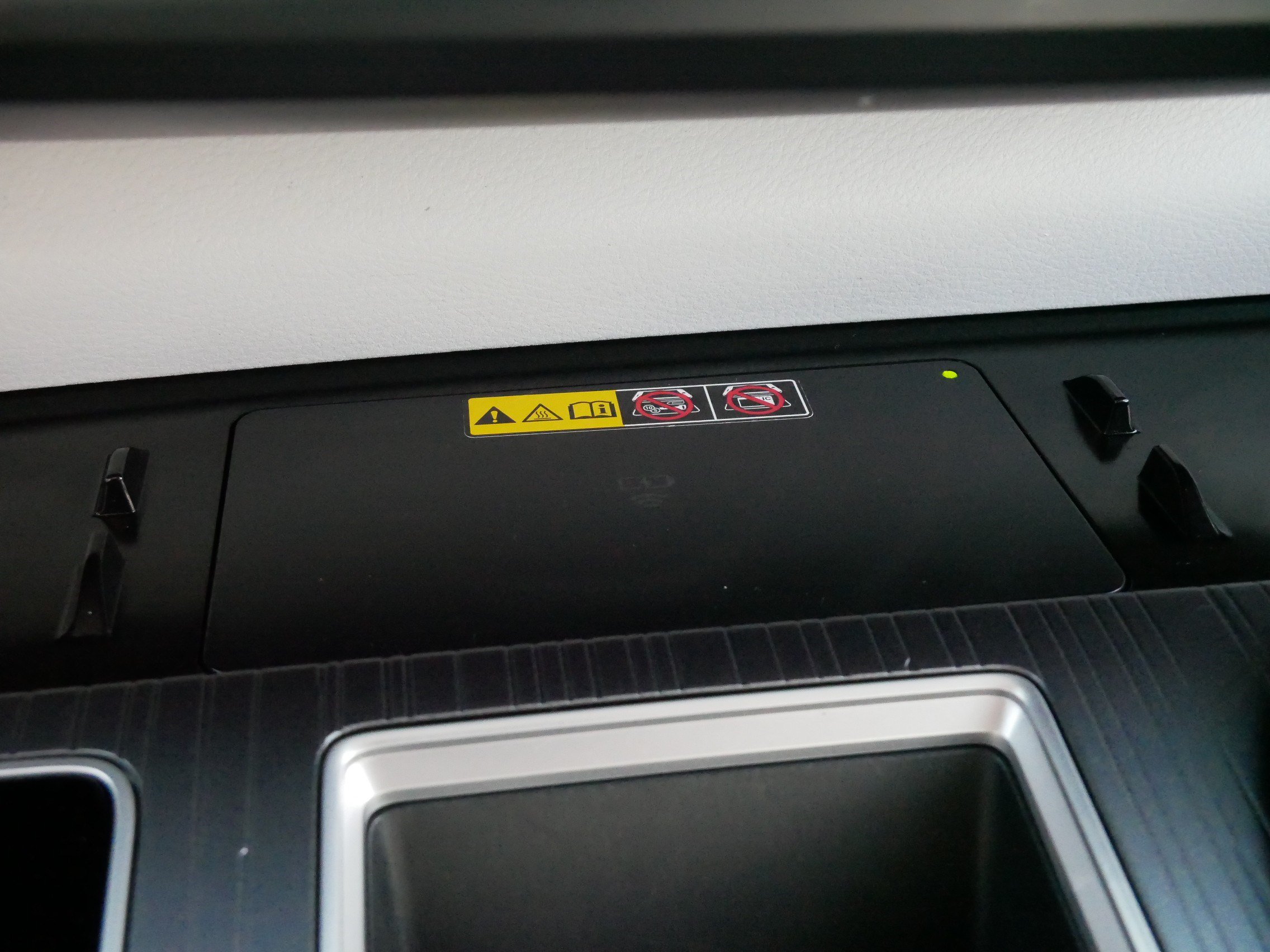 Certified 2025 Toyota Sienna LE FWD image 30