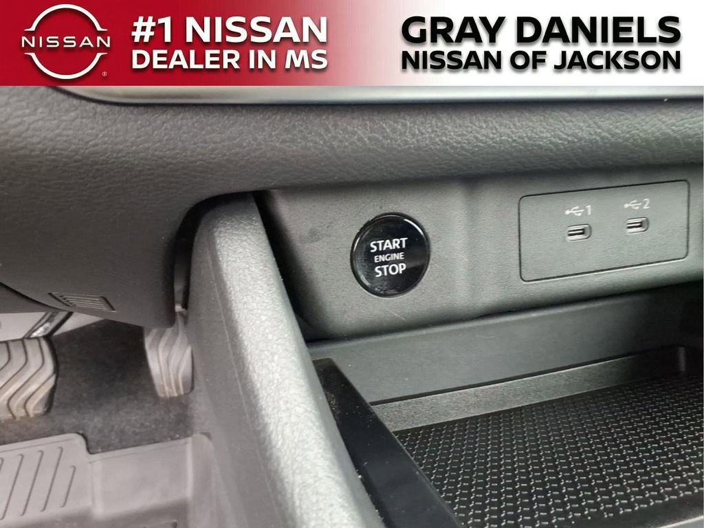 Certified 2025 Nissan Rogue SV AWD/4WD image 16