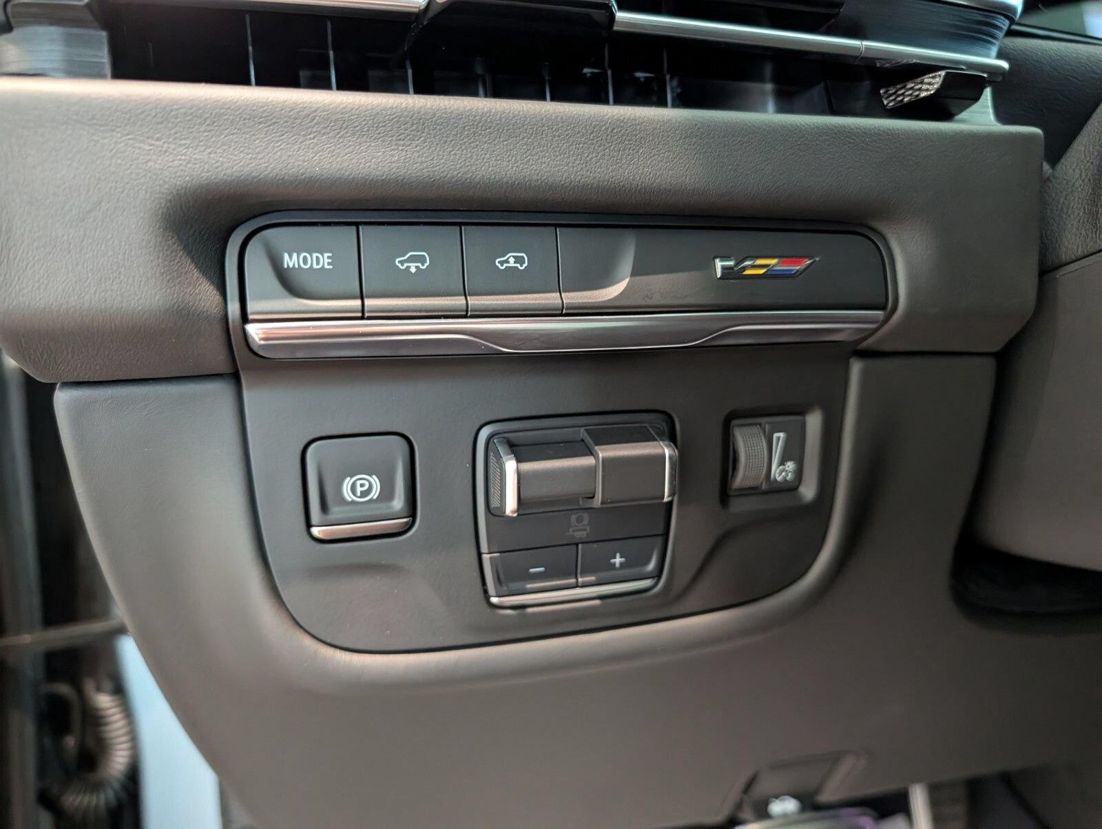 Certified 2025 Cadillac Escalade V AWD/4WD image 47