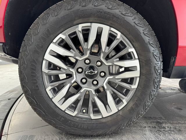 Used 2025 Chevrolet Tahoe Z71 w/ Z71 Off-Road Package AWD/4WD image 10