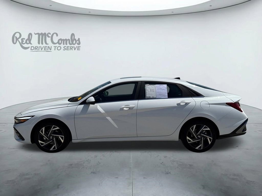 Certified 2025 Hyundai Elantra Limited image 2