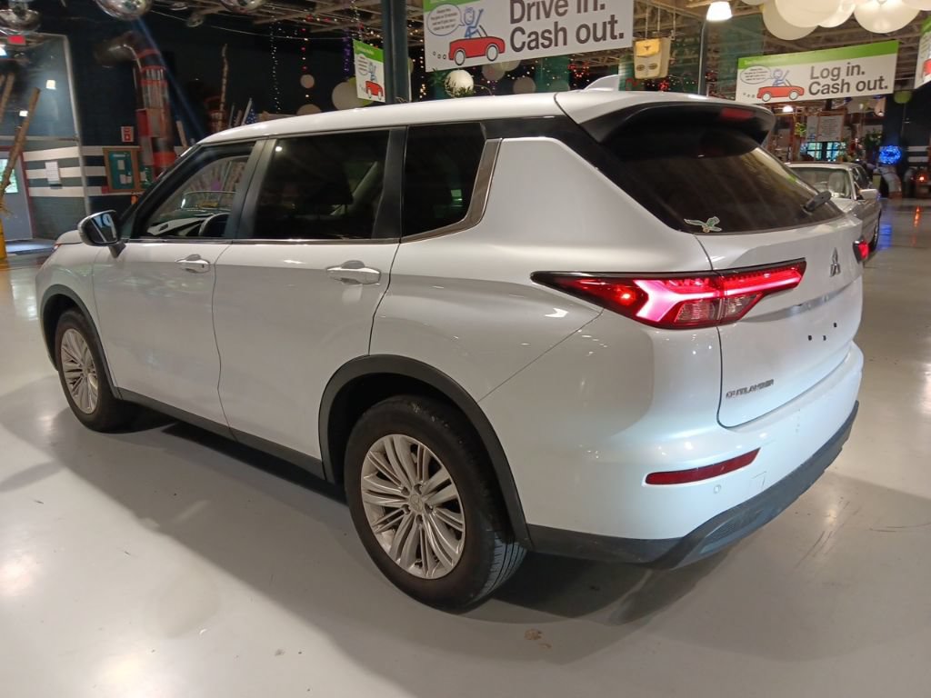 Used 2024 Mitsubishi Outlander ES AWD/4WD image 13