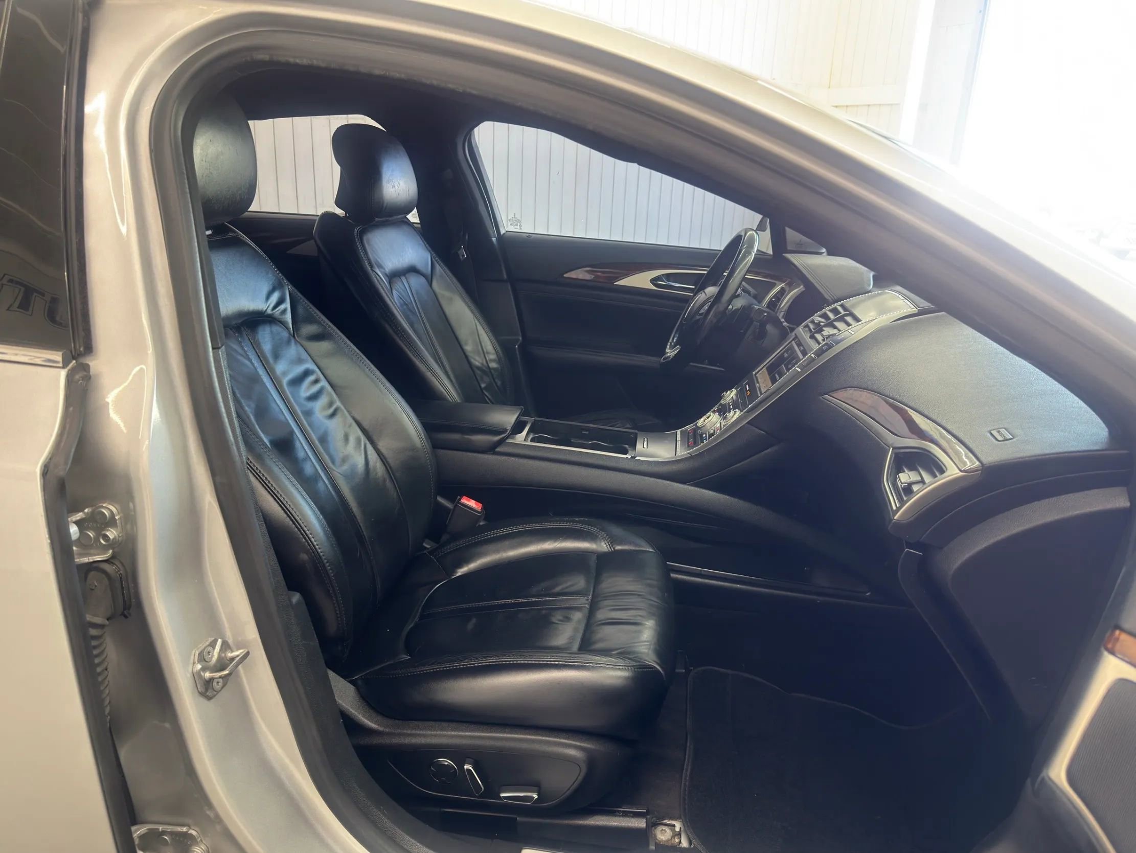 Used 2017 Lincoln MKZ Select image 10