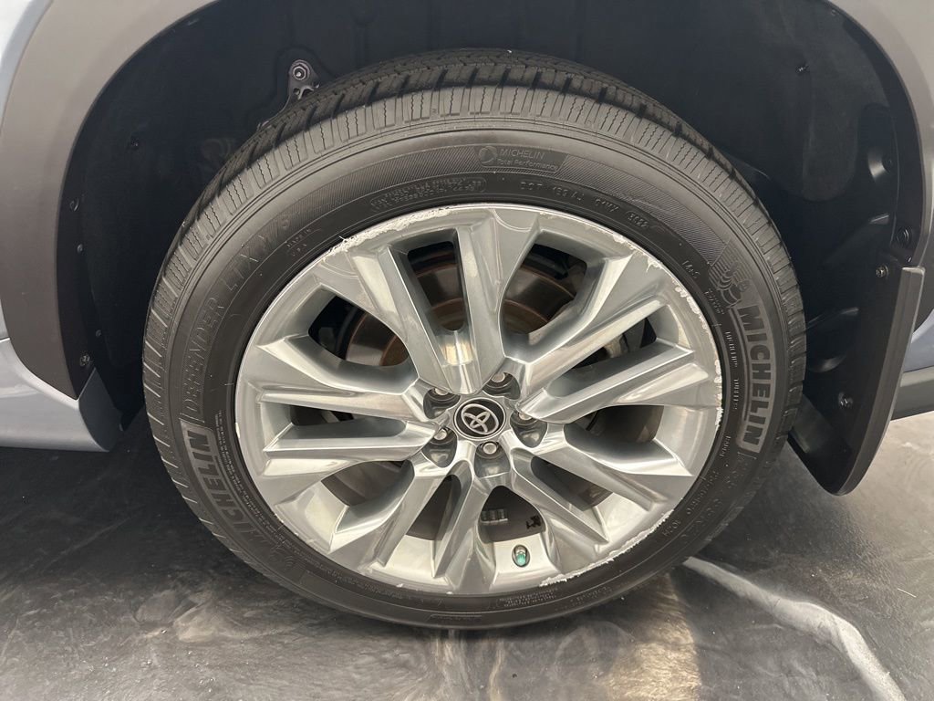 Used 2020 Toyota Highlander Limited image 31