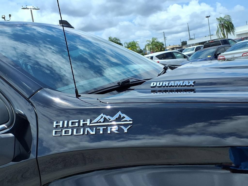 Used 2024 Chevrolet Silverado 1500 High Country w/ Technology Package AWD/4WD image 11